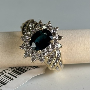Sapphire Ring 14 Kt With Dimaond Accent 