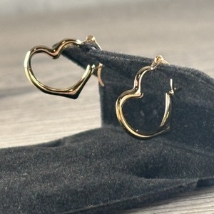  14 k yellow gold heart hoops 
