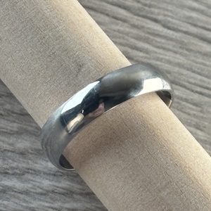 10 k white gold mens wedding band 