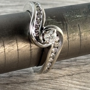 14 k white gold diamond twist engagement ring