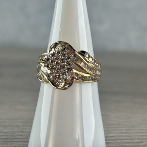  10 k yellow gold 3.0 dwt Diamond womens fashion, engagement/cluster style ring