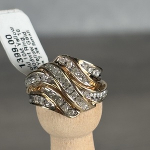 10 K YELLOW GOLD DIAMOND CLUSTER RING 