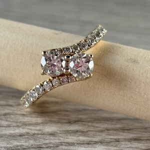  14 k Ever US engagement ring size 6