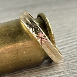  10 kt yellow men’s wedding band 