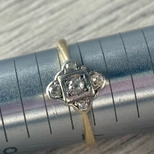  14 kt yellow gold vintage womens diamond ring 