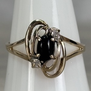  10 k yellow gold onyz oval ring 