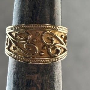  14k yellow gold ring 