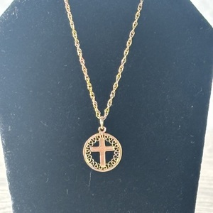  10 k necklace and cross pendant